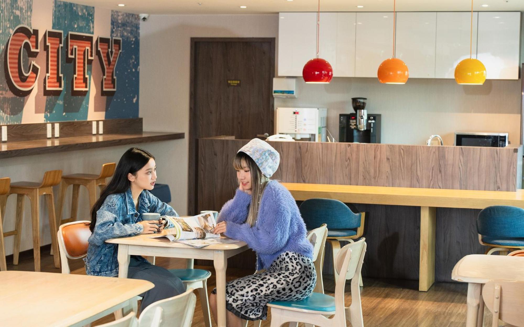 Park City Inn & Hostel Юнхэ Экстерьер фото