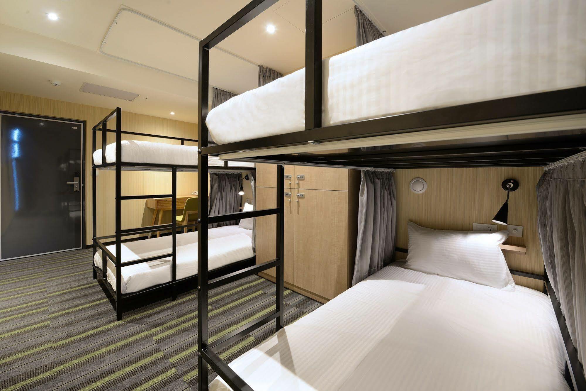 Park City Inn & Hostel Юнхэ Экстерьер фото
