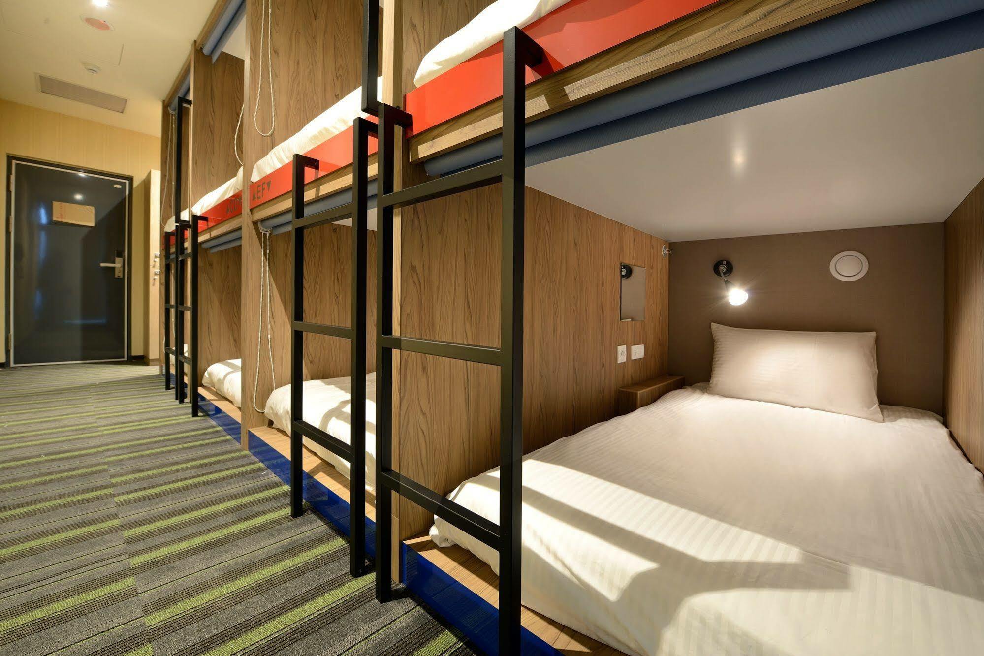 Park City Inn & Hostel Юнхэ Экстерьер фото